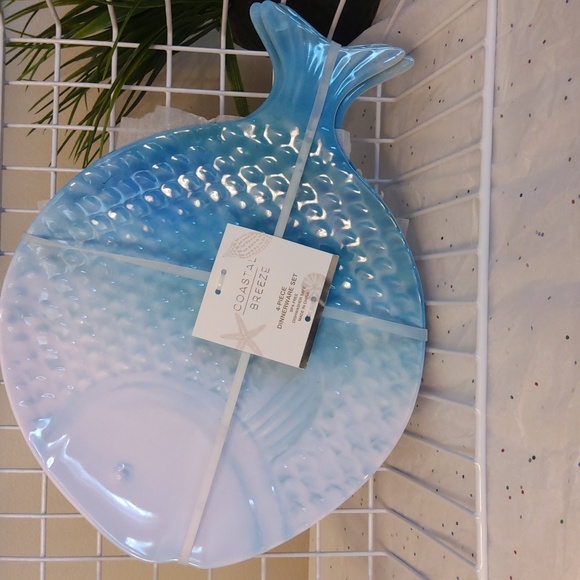 ⭐️Coastal Breeze 4-Piece Dinnerware Set - NWT! - Picture 2 of 3
